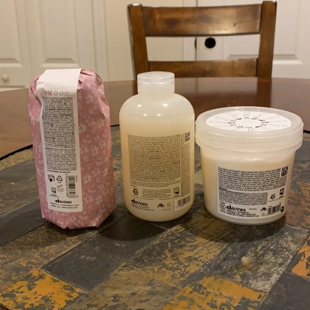 Davines Picky Puddles Wavy or Curly Hair Gift Set Shampoo Conditioner Serum